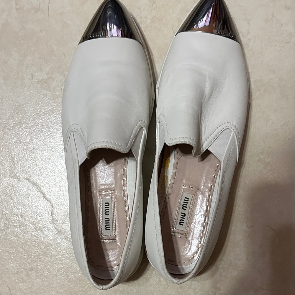 Miu Miu White Leather Flats with Silver Accents